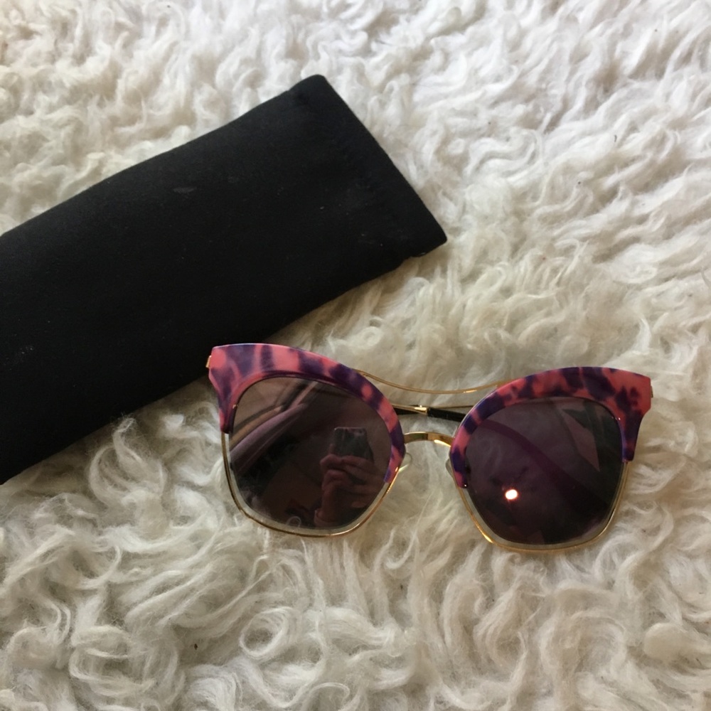 Fun retro sunglasses never worn